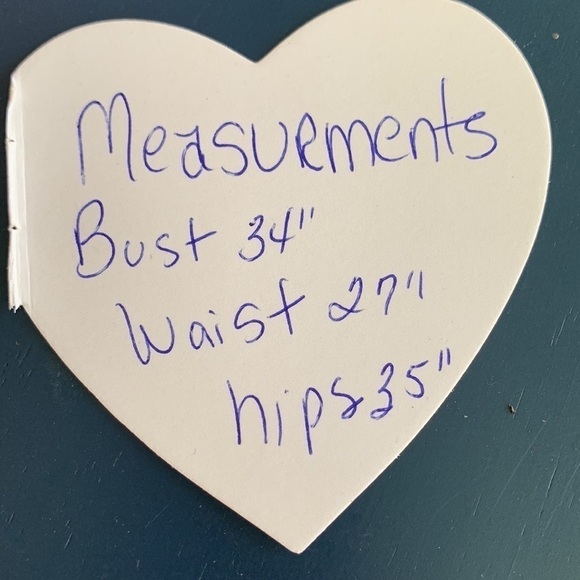 Lulu’s halter maxi formal gown for New Year’s Eve or garden party multiple use. - Picture 15 of 16